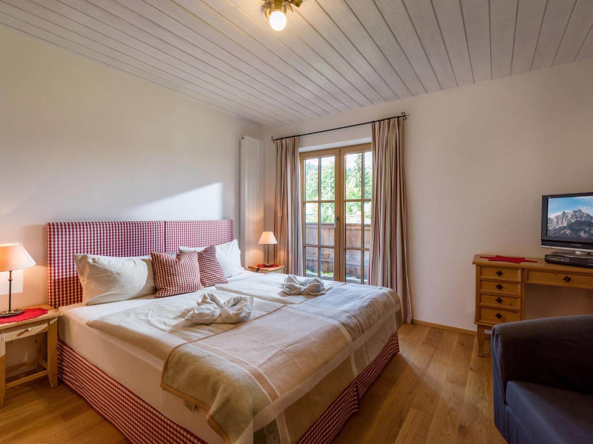 Landhaus Kitzhorn Appartement Hahnenkamm - By Nv-Appartements Kitzbühel Exteriör bild