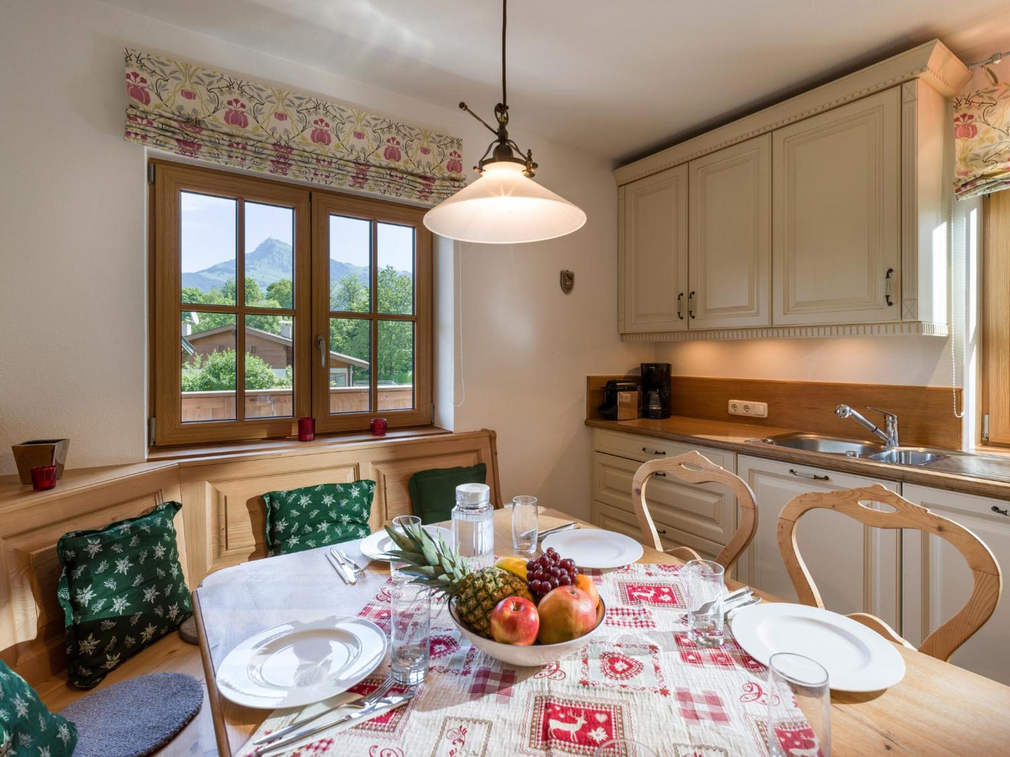 Landhaus Kitzhorn Appartement Hahnenkamm - By Nv-Appartements Kitzbühel Exteriör bild