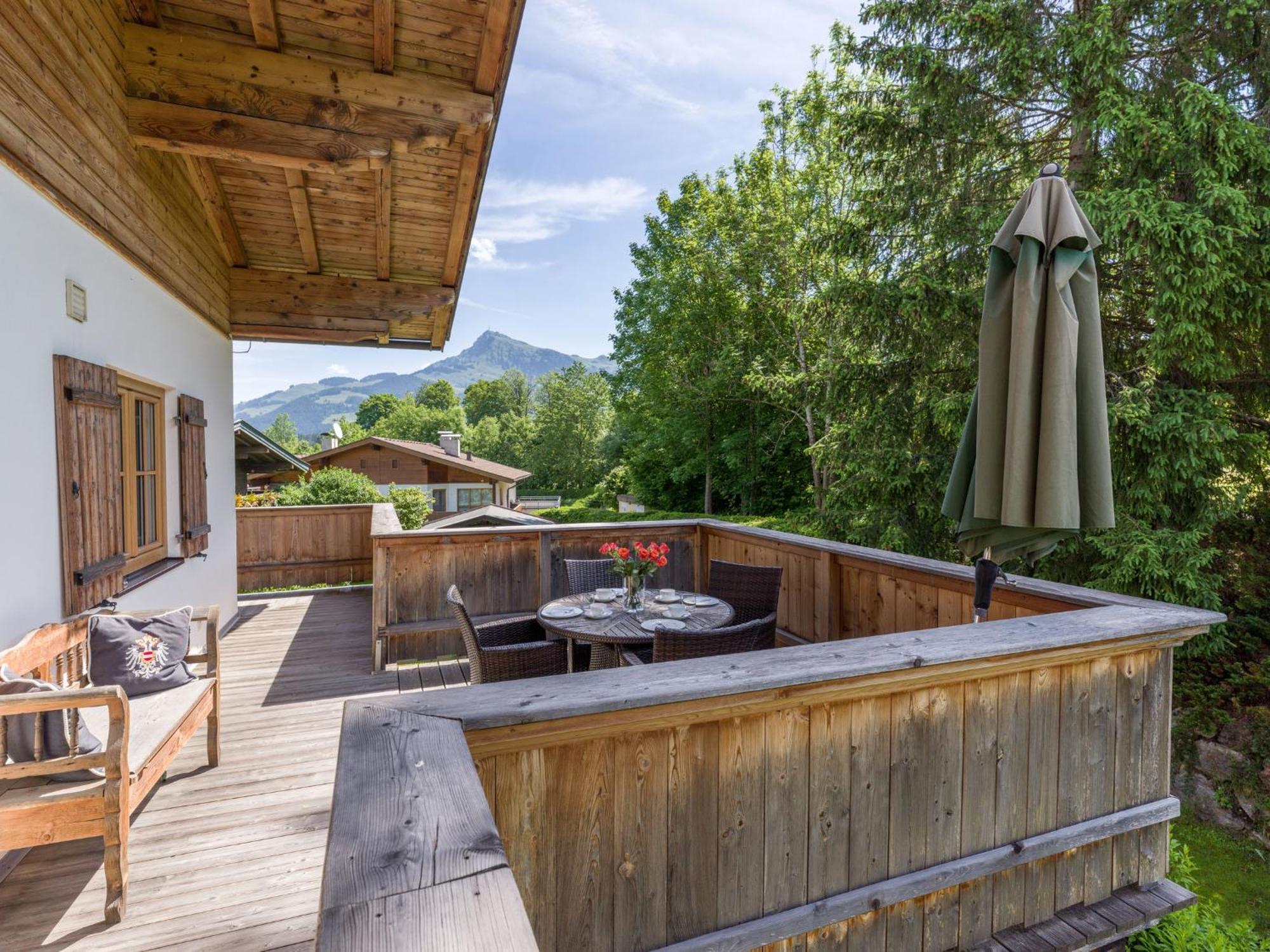 Landhaus Kitzhorn Appartement Hahnenkamm - By Nv-Appartements Kitzbühel Exteriör bild